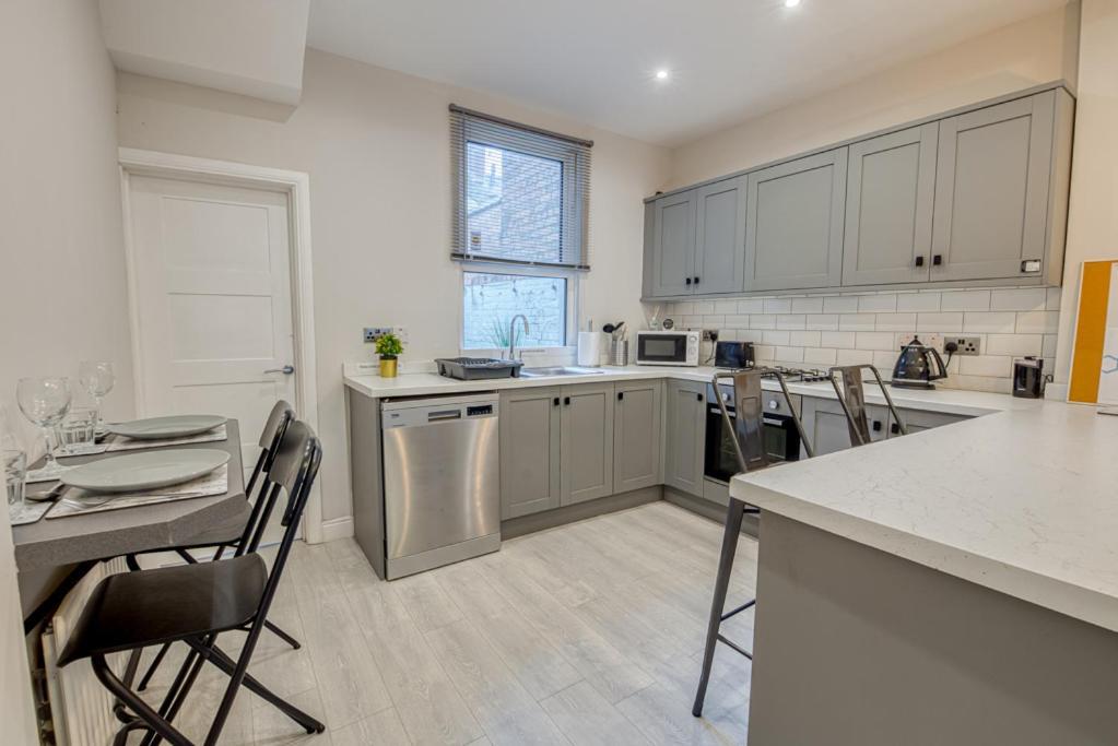 Charming City Home, Beside The Serene Ormeau Park Μπέλφαστ Εξωτερικό φωτογραφία